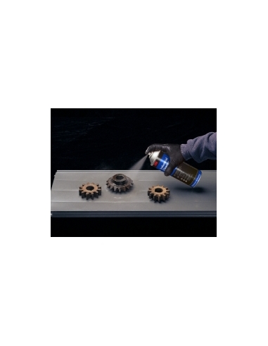 Detergente, spray, 3M, Industrial Cleaner, bomboletta 500 ml, applicato su un pezzo metallico