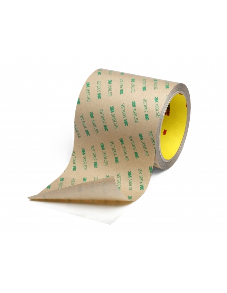 Biadesivo sottile acrilico 3M 9495LE, adatto alla maggior parte delle superfici.